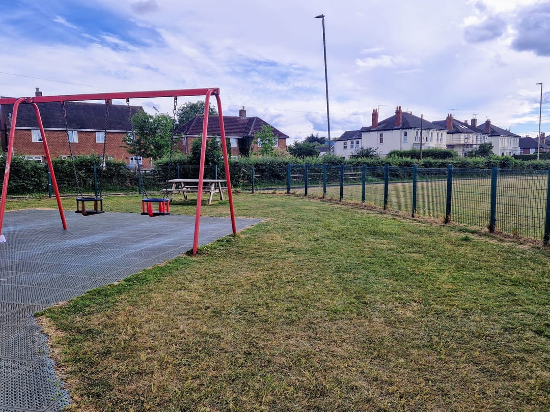 Prestbury Play Park - image 1