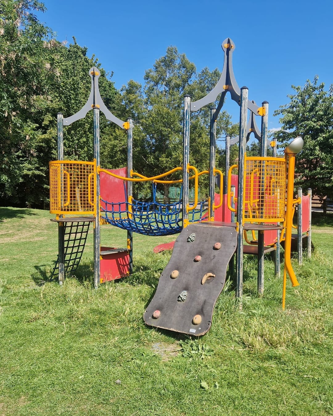 Sandy Lane Playground - image 2