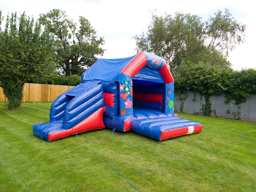Kings Bouncy Castle Hire Cheltenham - image 1