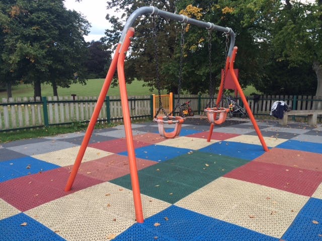 Hatherley Park and Play Area - image 2